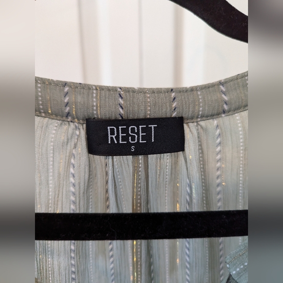 3/$20! Reset Boho Chiffon Blouse - Picture 9 of 10